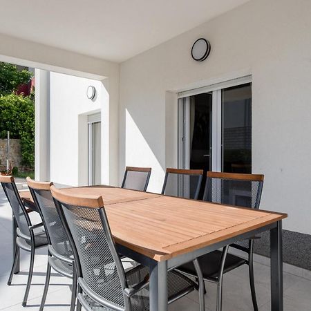 Peaceful Haven Near The Sea-Apartments Torlak Rab Banjol Exterior photo