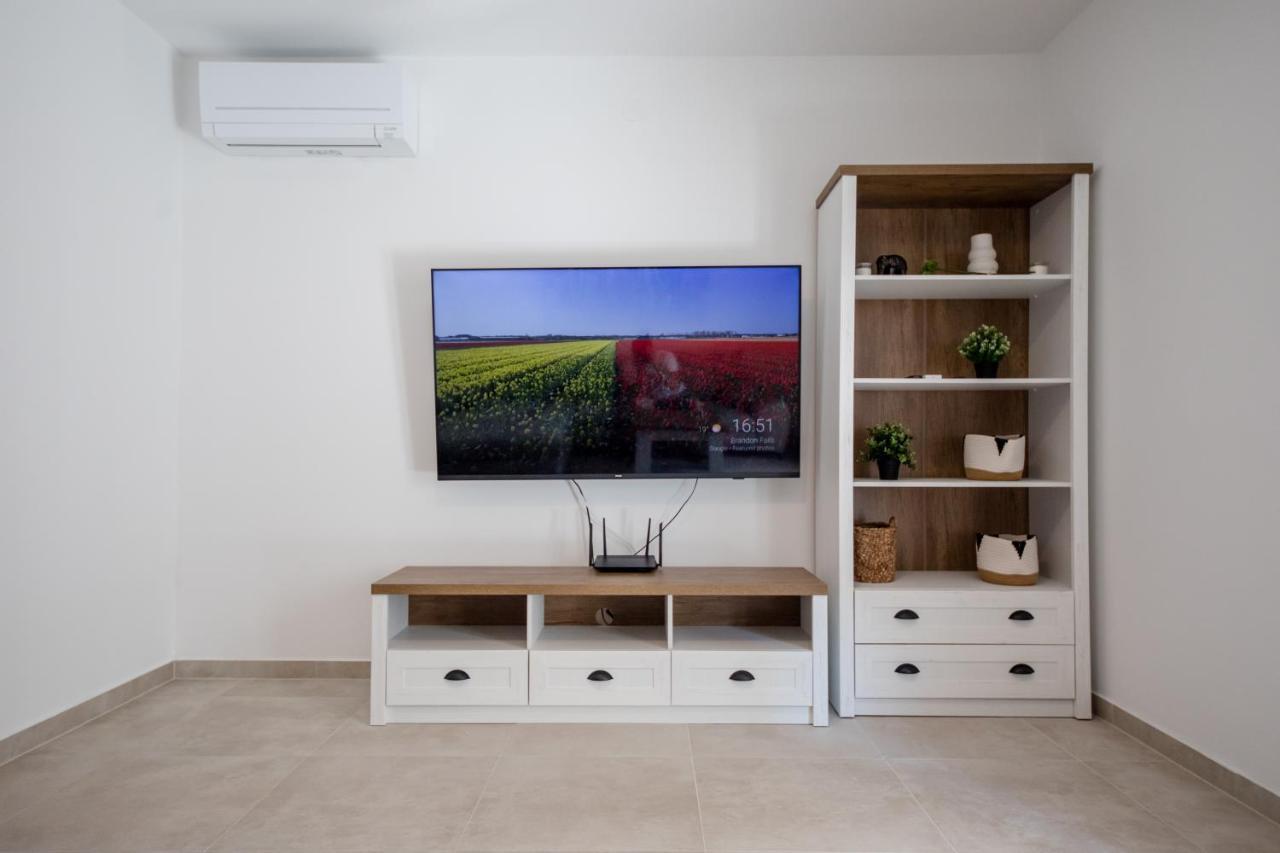 Peaceful Haven Near The Sea-Apartments Torlak Rab Banjol Exterior photo