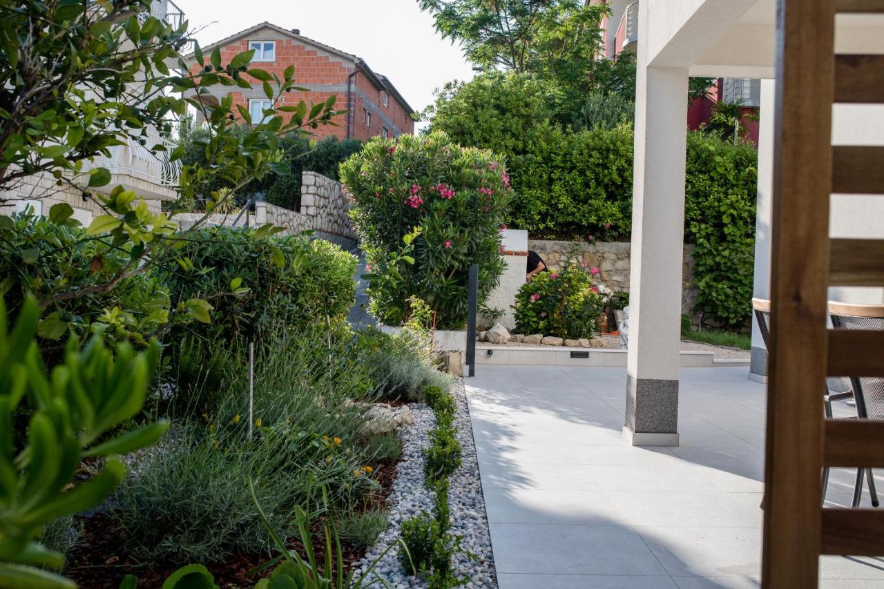 Peaceful Haven Near The Sea-Apartments Torlak Rab Banjol Exterior photo
