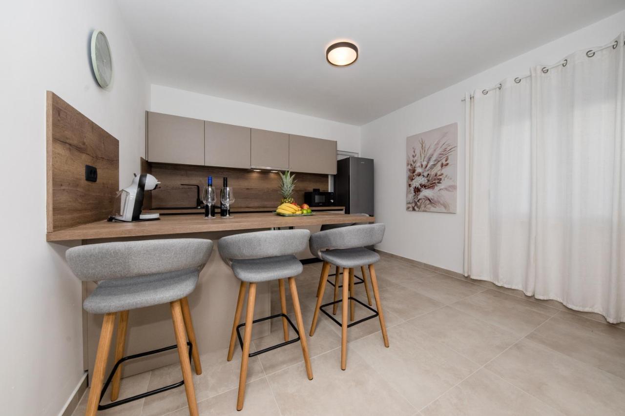 Peaceful Haven Near The Sea-Apartments Torlak Rab Banjol Exterior photo